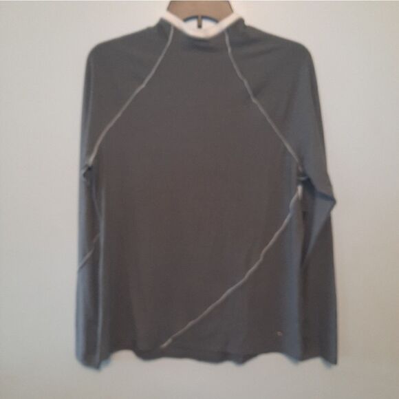 NWT Tahari Sport Long Sleeve Gray Shirt M - Picture 1 of 4